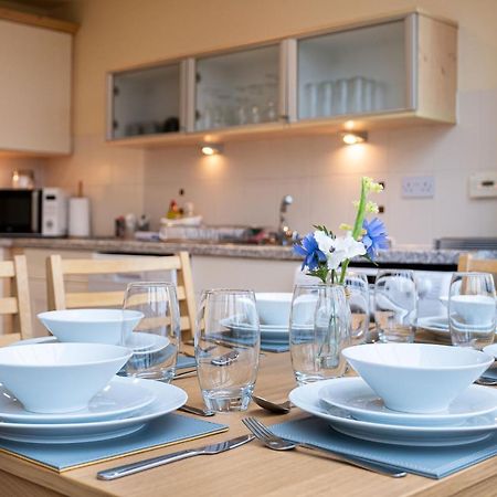4 Bedroom Townhouse In Stirling Ngoại thất bức ảnh