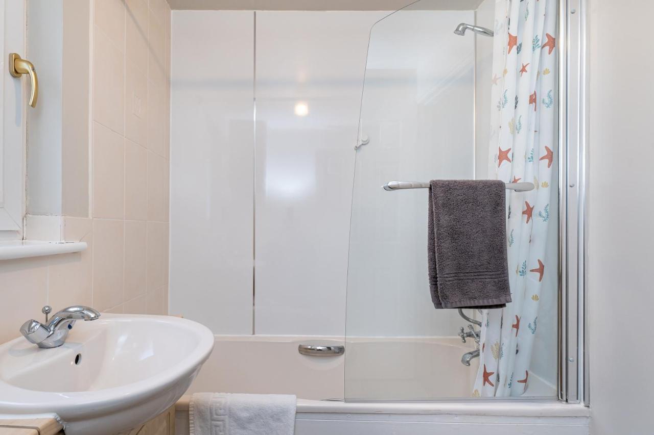 4 Bedroom Townhouse In Stirling Ngoại thất bức ảnh