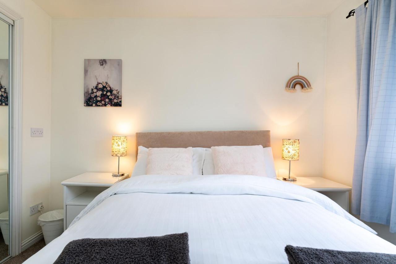 4 Bedroom Townhouse In Stirling Ngoại thất bức ảnh