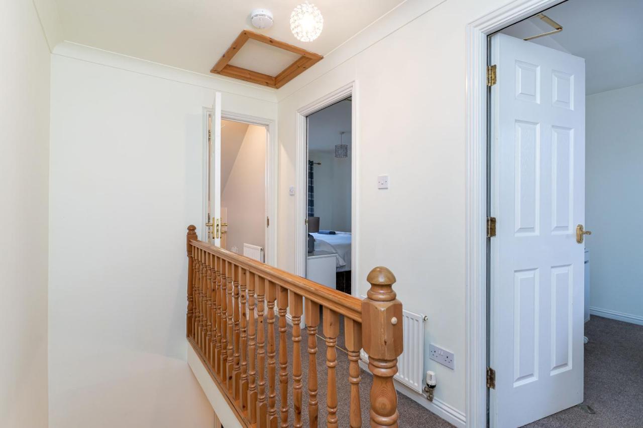 4 Bedroom Townhouse In Stirling Ngoại thất bức ảnh